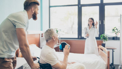 خروج المريض المسن من المشفى