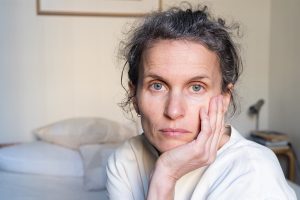 6 تأثيرات الحالة النفسية على الدورة الشهرية والحمل 15 الاضطراب ثنائي القطب عند المرأة: 3 أسباب