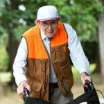 8 علامات تدل على ان كبير السن يهمل نفسه 16 منع السقوط لكبار السن